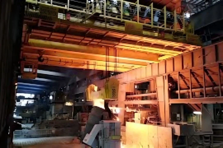 Metal Melting Crane